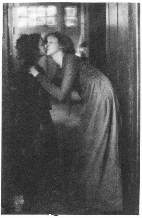 Edwardian sapphics